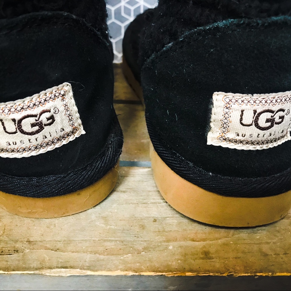 Black knit UGGS